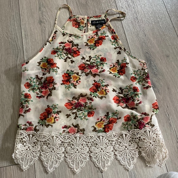 Floral top - Picture 1 of 1